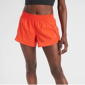 Athleta Mesh Racer Run Short Orange- med